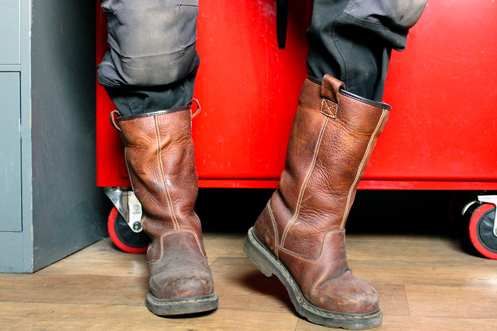fleece lined rigger boots